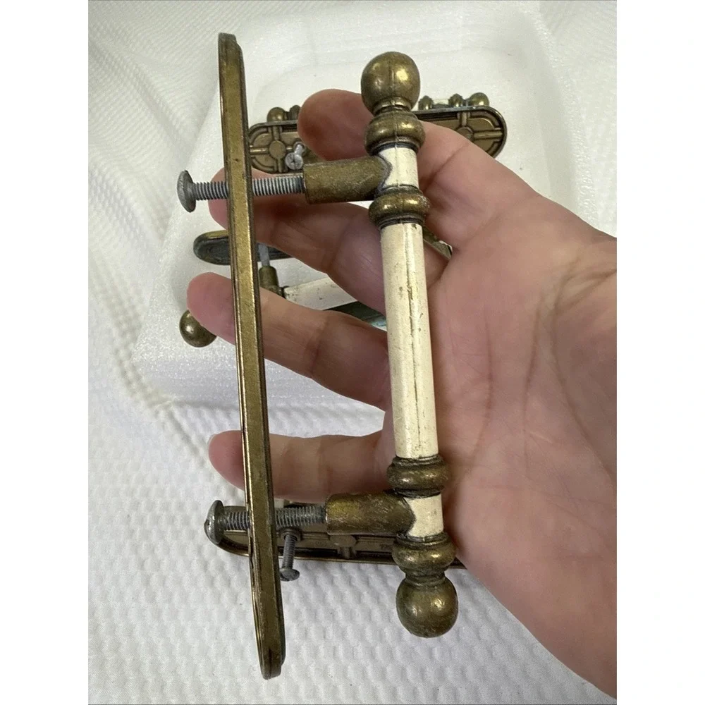 5 VTG. AMEROCK BRASS/WHITE, 5